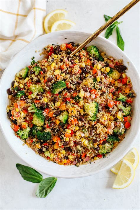Healthy Quinoa Salad with Fresh Summer Veggies