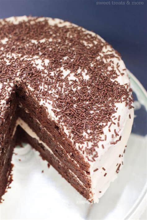 Savor the Flavor: Heavenly Chocolate Cake