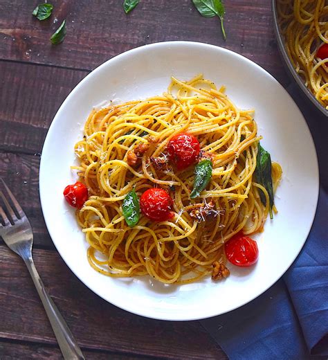 Spaghetti Aglio e Olio with Cherry Tomatoes